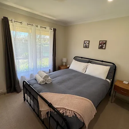 Comfy And Relaxing - Rest Easy Holiday home Mudgee