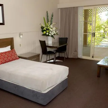 Parklands Motel 4*