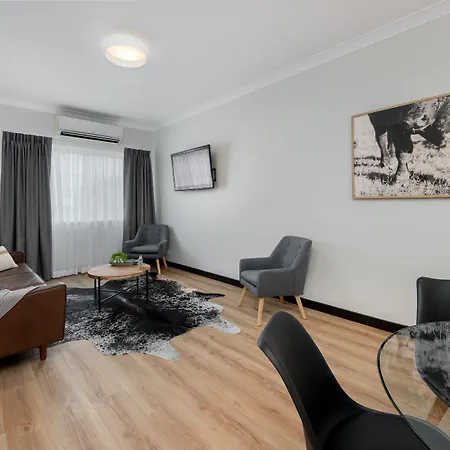 Motel Parklands