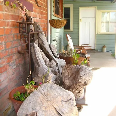 Bed & Breakfast Mudgee Bed And Breakfast 4*