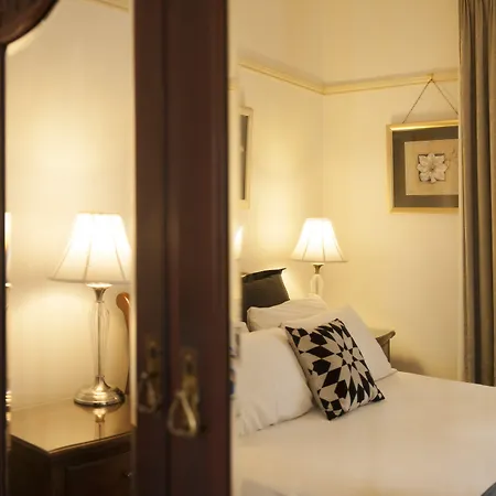 Cobb & Co Court Boutique Hotel 4*