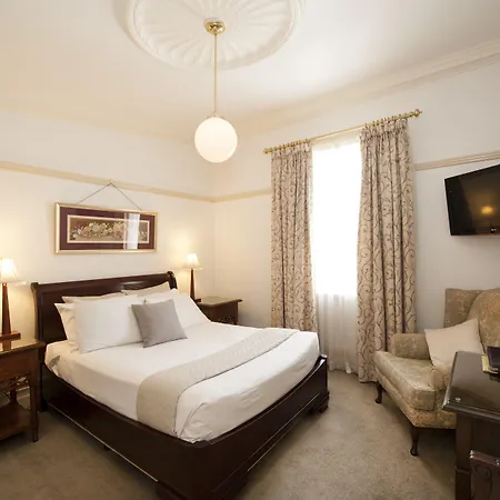 Cobb & Co Court Boutique Hotel