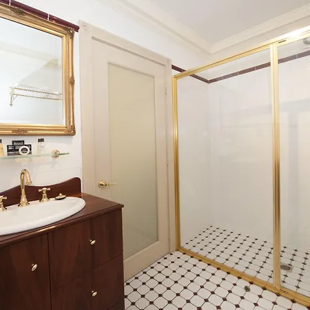Hotel Cobb & Co Court Boutique