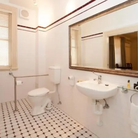 Hotel Cobb & Co Court Boutique 4*