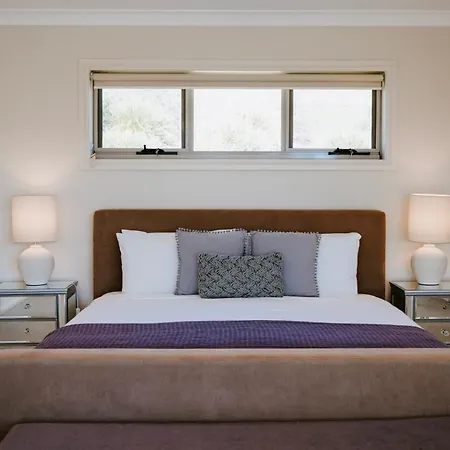 Allambie - Poolside Elegance In Countryside Mudgee