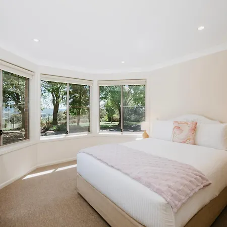 Holiday home Allambie - Poolside Elegance In Countryside Mudgee