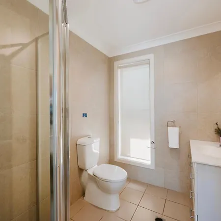 Allambie - Poolside Elegance In Countryside