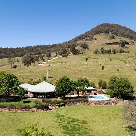 Allambie - Poolside Elegance In Countryside *