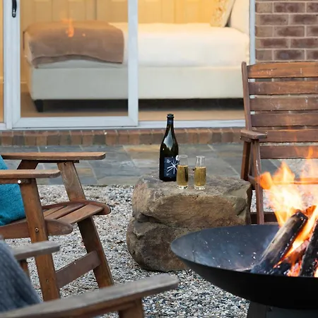 Allambie - Poolside Elegance In Countryside Mudgee