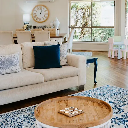 Holiday home Allambie - Poolside Elegance In Countryside *