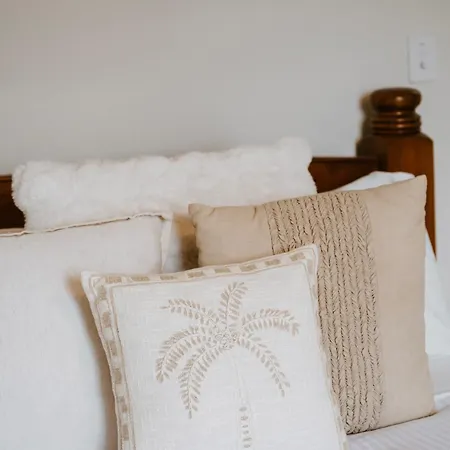 The Warehouse - Heritage Elegance In Holiday home Mudgee