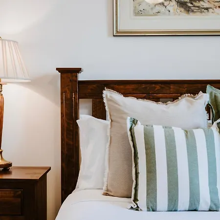 The Warehouse - Heritage Elegance In Holiday home