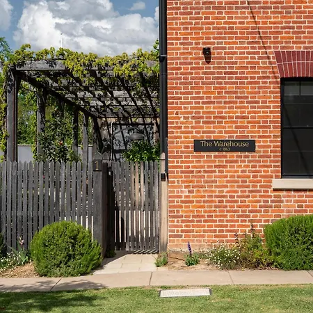 The Warehouse - Heritage Elegance In Holiday home *