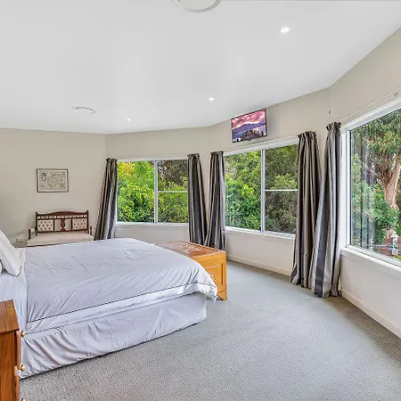 Country Grandeur At Elegant Group Getaway Mudgee