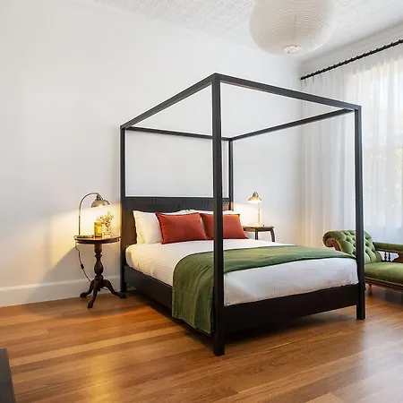 Lauralla Bed & Breakfast