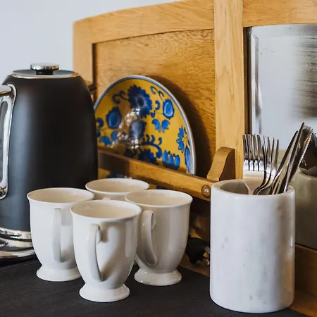Enfield House Bed & Breakfast 4*
