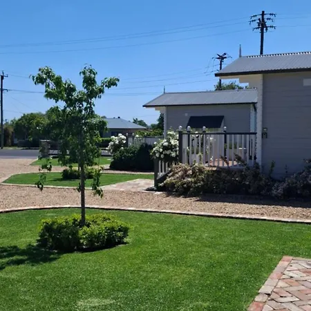 Dangerfield Oaks Boutique Cottage's * Mudgee