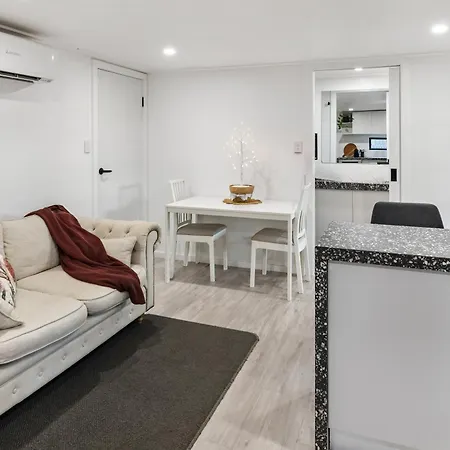 Claret On Douro - Luxe Loft Mudgee