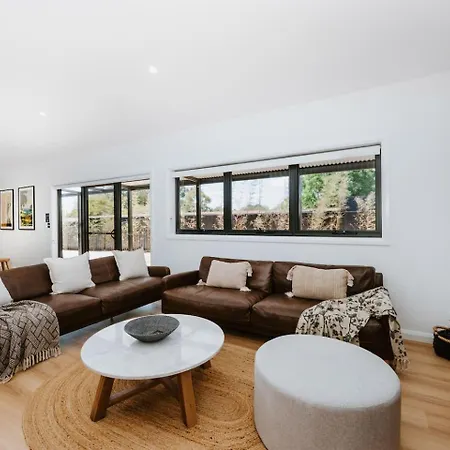 Luxury Retreats - Group Getaway Near Wineries * Mudgee