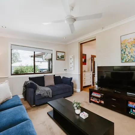 Holiday home Ironbark Oasis - Serene Poolside Haven By Cbd Mudgee
