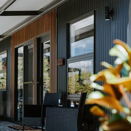 Petit Verdot - A Luxe Wine Retreat Villa Mudgee