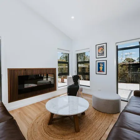 Gabrielle - A Luxury Retreat Near Villa Mudgee