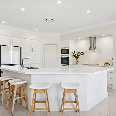 Holiday home Putta Bucca Manor - Poised Poolside Country Living Mudgee