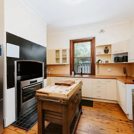 Ironbark Oasis - Serene Poolside Haven By Cbd Holiday home *