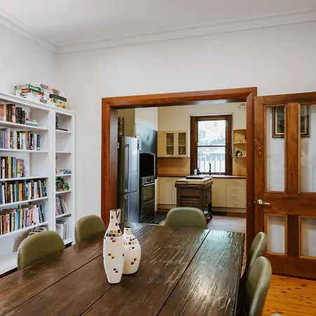 Ironbark Oasis - Serene Poolside Haven By Cbd Holiday home *