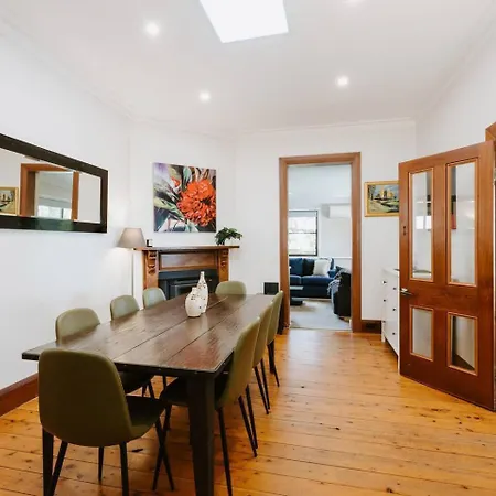 Holiday home Ironbark Oasis - Serene Poolside Haven By Cbd Mudgee