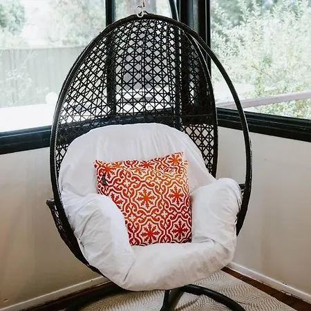 Holiday home Ironbark Oasis - Serene Poolside Haven By Cbd