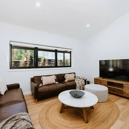 Gabrielle - A Luxury Retreat Near Villa Mudgee