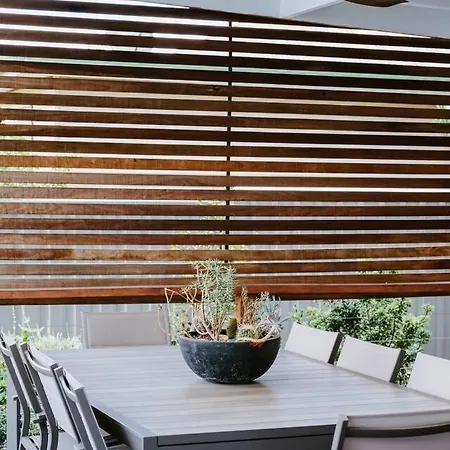 Ironbark Oasis - Serene Poolside Haven By Cbd Holiday home *