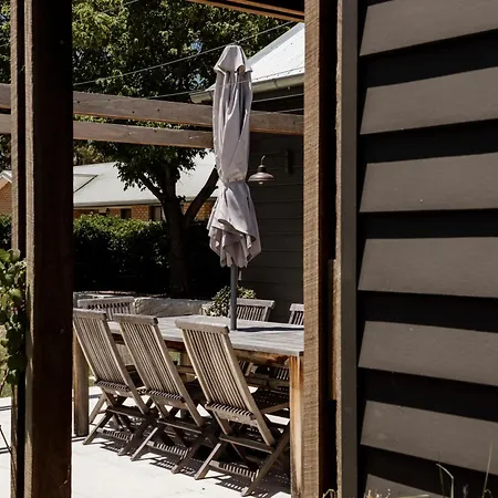 Airdrie - Storybook Country Charm * Mudgee