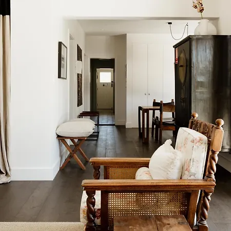 Airdrie - Storybook Country Charm * Mudgee