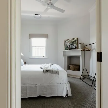 Airdrie - Storybook Country Charm * Mudgee