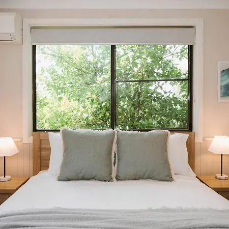 Ironbark Oasis - Serene Poolside Haven By Cbd Holiday home
