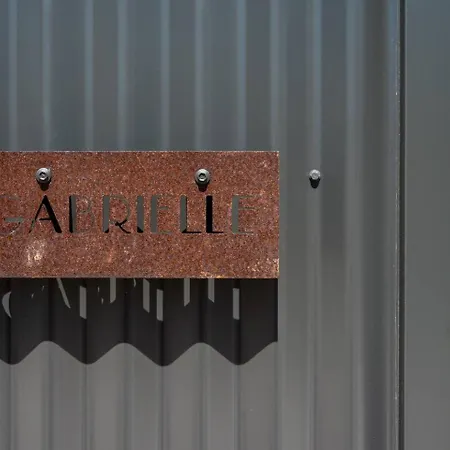 Gabrielle - A Luxury Retreat Near