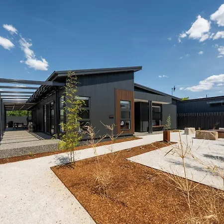 Gabrielle - A Luxury Retreat Near Villa Mudgee