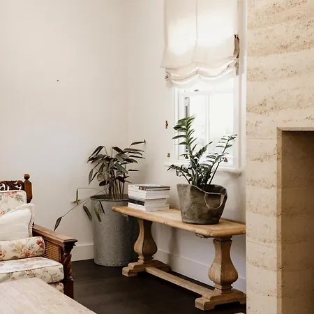 Airdrie - Storybook Country Charm Mudgee