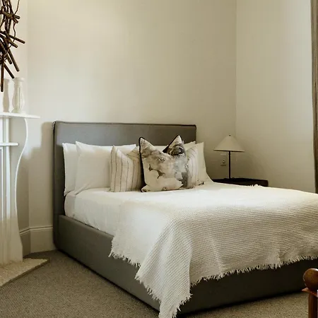 Airdrie - Storybook Country Charm Mudgee