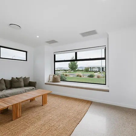 Jarli Barn - Refined Wine Country Retreat With Pool Holiday home Mudgee