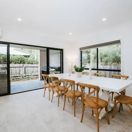 The Farm - Refined Country Retreat Near Town Centre *