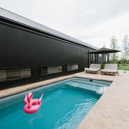 Holiday home Jarli Barn - Refined Wine Country Retreat With Pool *