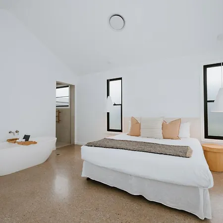 Holiday home Jarli Barn - Refined Wine Country Retreat With Pool *