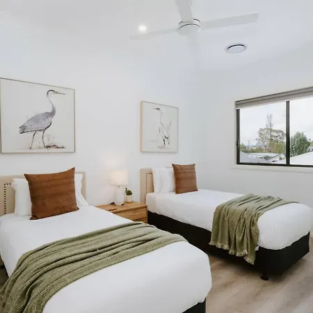 The Farm - Refined Country Retreat Near Town Centre Holiday home
