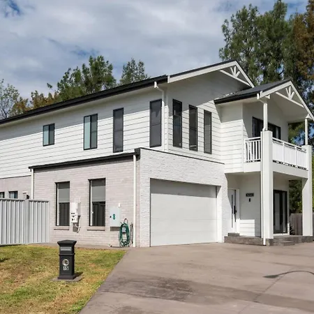 Holiday home The Farm - Refined Country Retreat Near Town Centre *