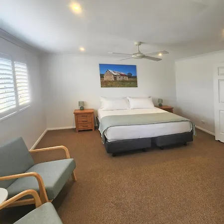 Motel Soldiers 4*