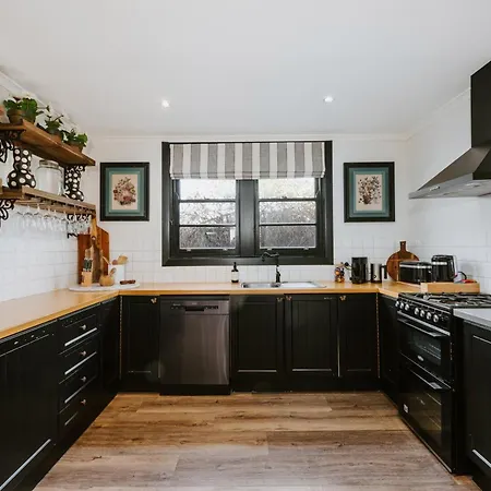 Holiday home 'mudgee Maison' A Charming Vintage Country Escape *