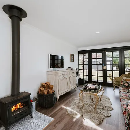 'mudgee Maison' A Charming Vintage Country Escape Holiday home Mudgee